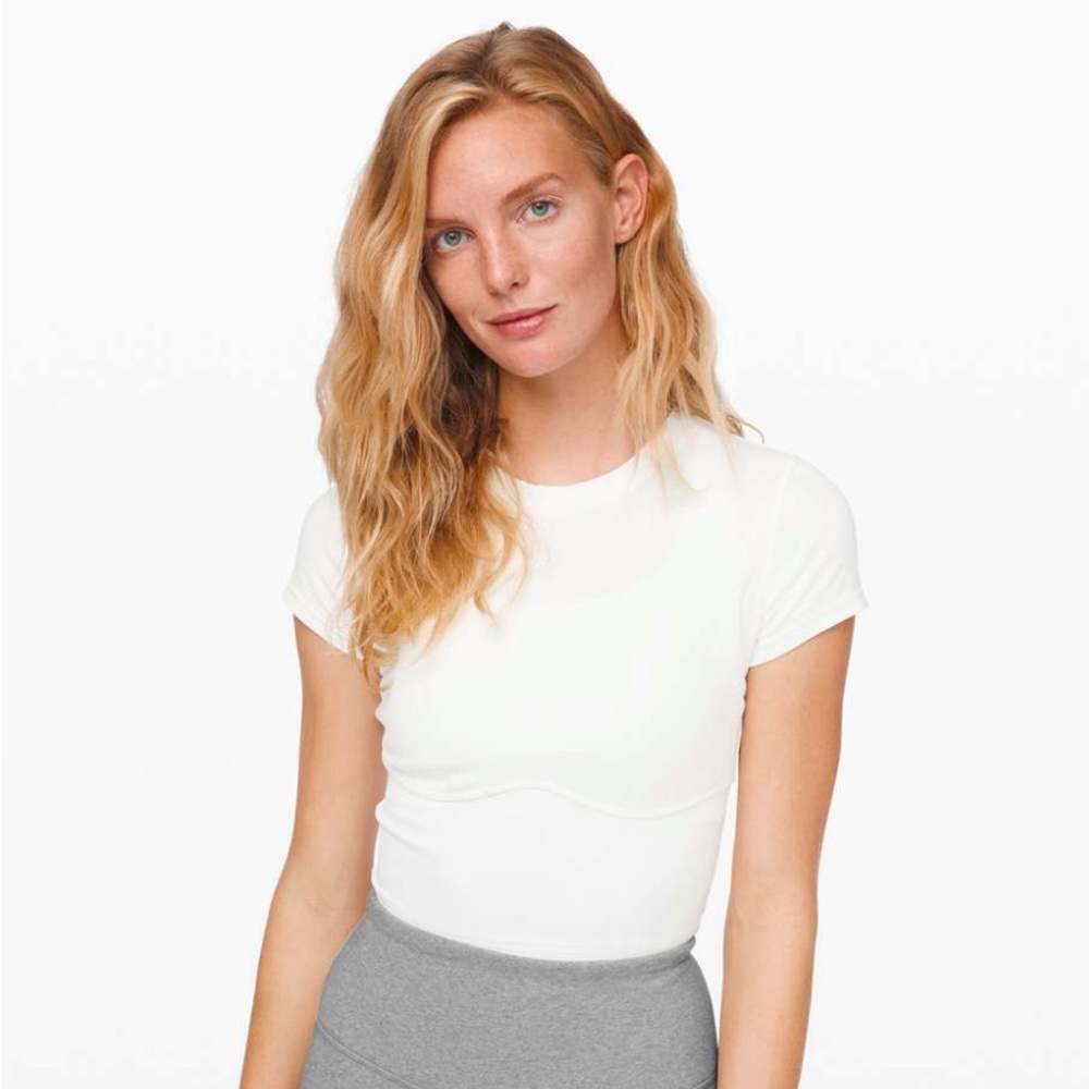 White Lululemon Size 2 Tight Tee